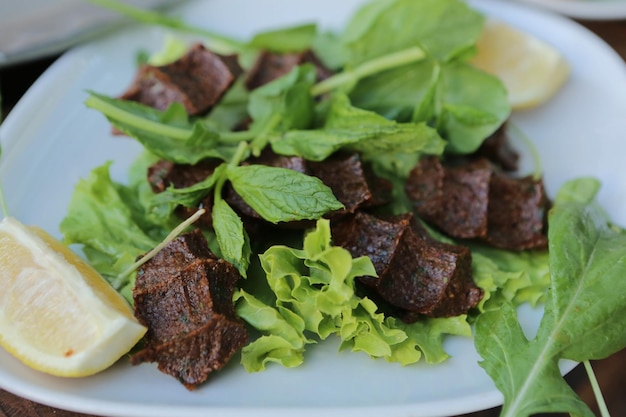 Türkisches Cigkofte-Steak a la turca oder Chee kofta