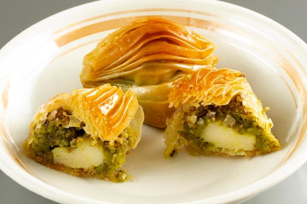 Türkisches Dessert Baklava mit Pistazien