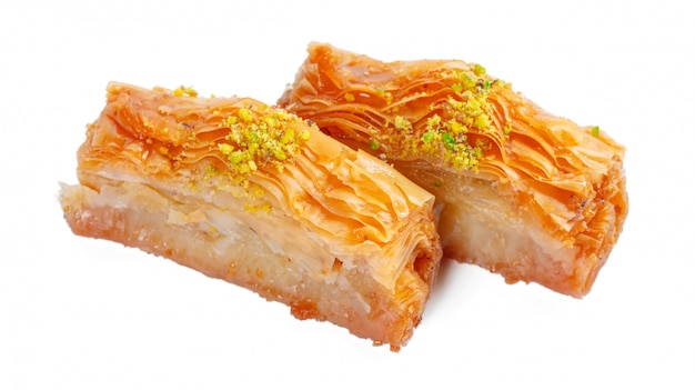 Türkisches Ramadan Dessert Baklava lokalisiert auf Weiß