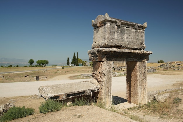 Tumba en la ciudad antigua de Hierápolis Pamukkale Denizli Turkiye