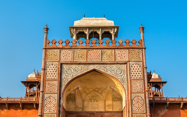 Tumba de Akbar, o Grande, no Forte Sikandra em Agra, Índia