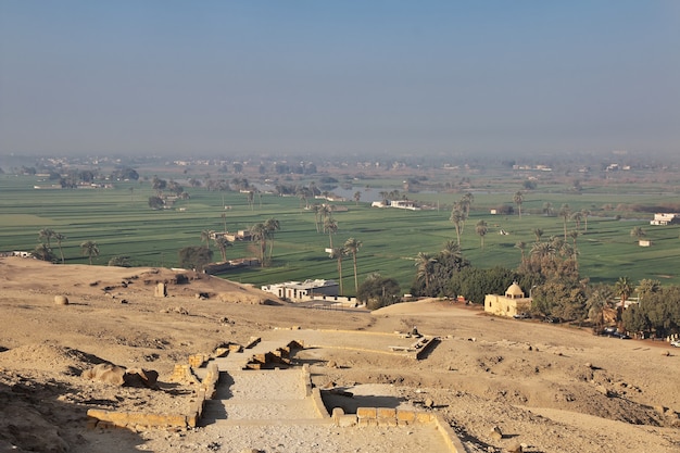 Tumbas de los faraones en Amarna a orillas del Nilo en Egipto