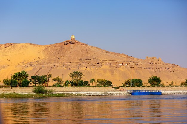 Tumbas de la montaña de los nobles en Egipto