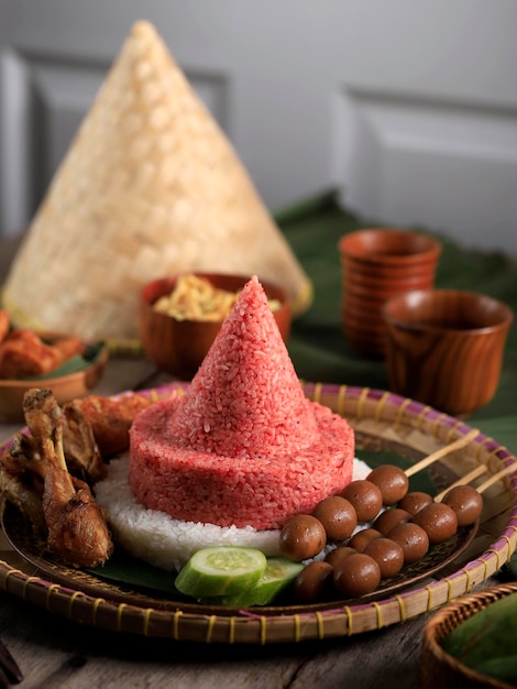 Tumpeng Merah Putih