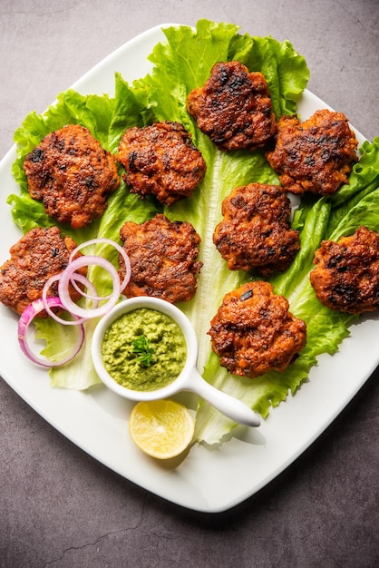 Tunde Ke Kabab, auch bekannt als Büffel-, Hühner- oder Fleisch-Galouti-Kebab, ist ein weiches Gericht aus Hackfleisch, das in Indien beliebt ist