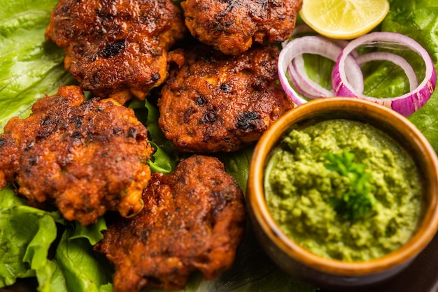 Tunde Ke Kabab, auch bekannt als Büffel-, Hühner- oder Fleisch-Galouti-Kebab, ist ein weiches Gericht aus Hackfleisch, das in Indien beliebt ist