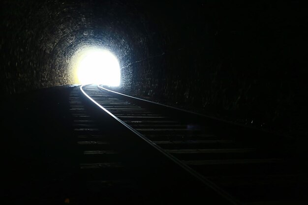 túnel ferrocarril la carretera arco arquitectura oscuridad ligero