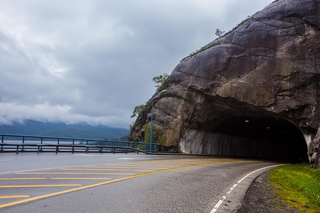 Túnel nas montanhas norueguesas, Lysefjord