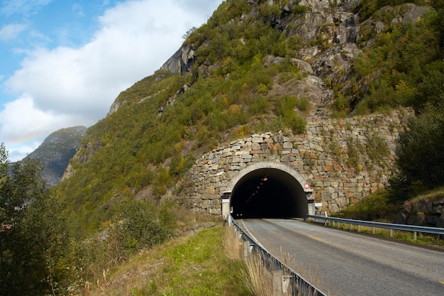 Foto tunnel in den norwegischen bergen