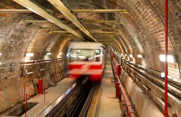 Tunnel