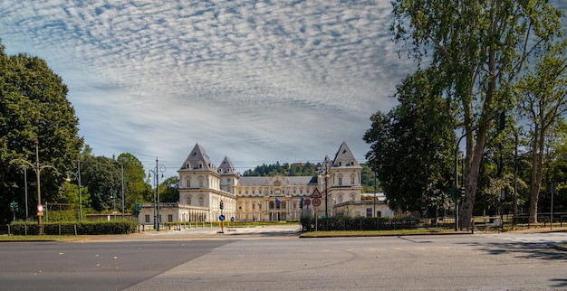 TURÍN ITALIA 23 de agosto de 2021 el palacio Valentino, antigua residencia de la Casa Real de Saboya, es actualmente la sede de la Facultad de Arquitectura de la Universidad Politécnica de Turín, Italia