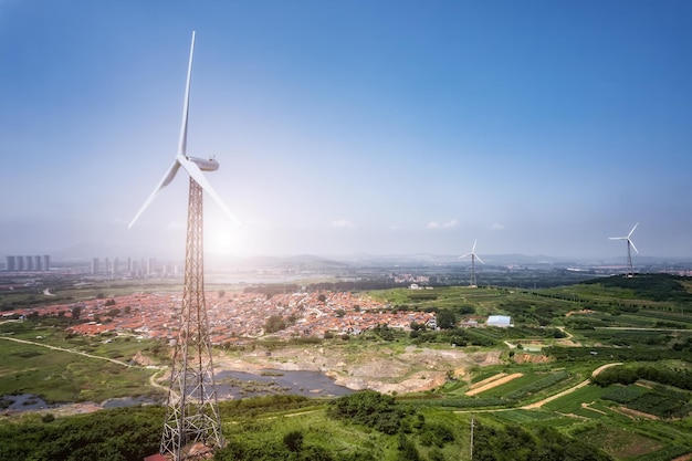 Turbina eólica de terras agrícolas ao ar livre da fotografia aérea