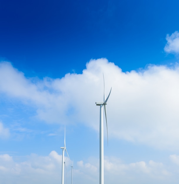 Turbina de molino de viento para la producción eléctrica en Khao Kho, Petchaboon, Tailandia