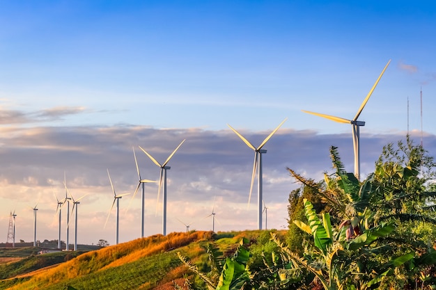 Turbina de molino de viento para producción eléctrica en Khao Kor, Petchaboon, Tailandia