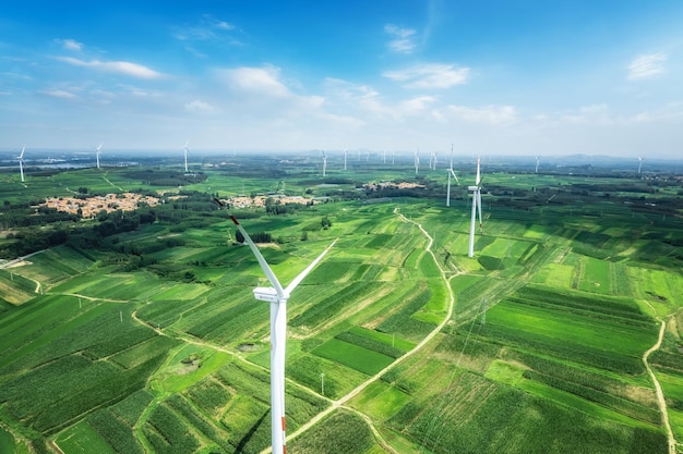 Turbina de viento de tierras de cultivo al aire libre de fotografía aérea