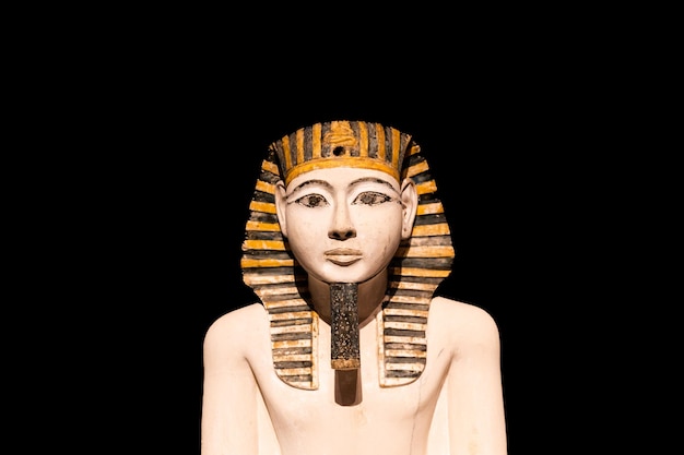 Turim itália por volta de janeiro de 2022 museu de arqueologia egípcia estátua antiga 1190 ac copiar espaço