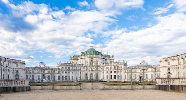 Turín Italia Palacio Real de Stupinigi Antiguo exterior barroco de lujo