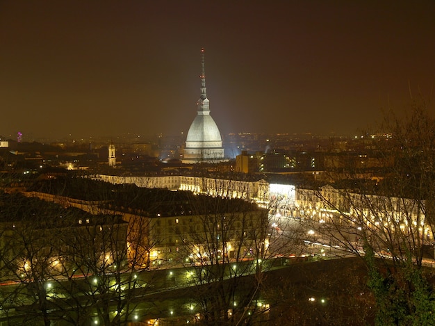 Turín vista de noche