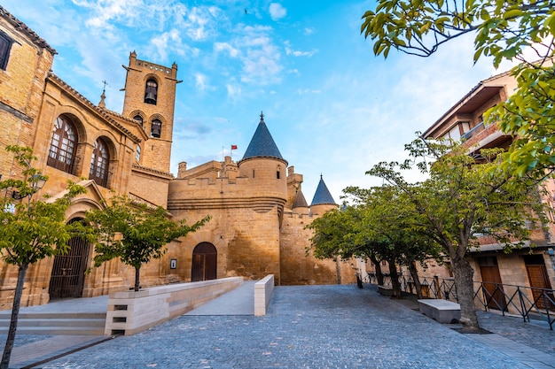 Turismo rural en un pueblo medieval y en su hermoso castillo