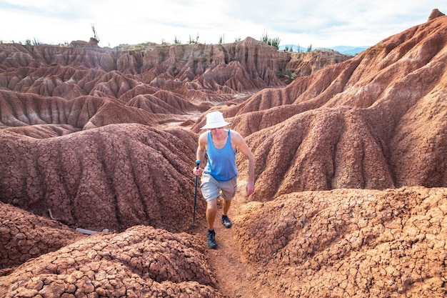 Turista en el desierto de Tatacoa