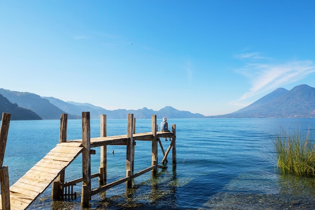 Foto turista no lago atitlan