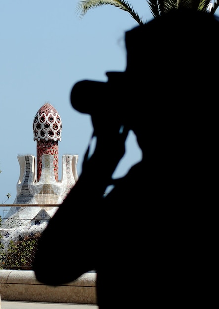 Turista no Parque Güell.