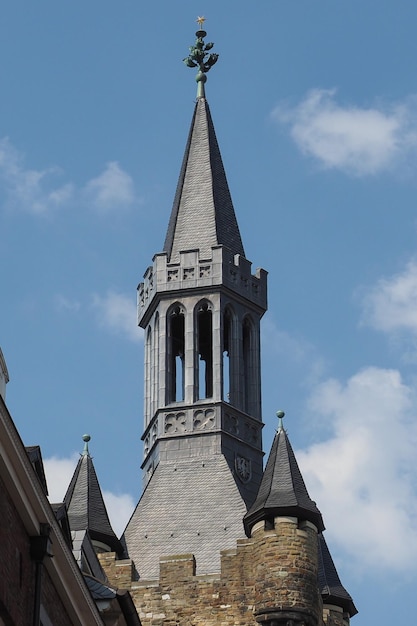 Turm der Alte Pfalzanlage Torre del Viejo Palatinado en Aquisgrán