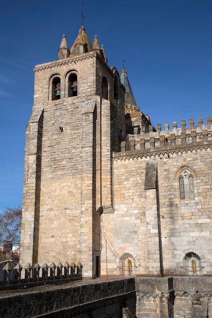 Turm der Kathedrale in Evora, Portugal