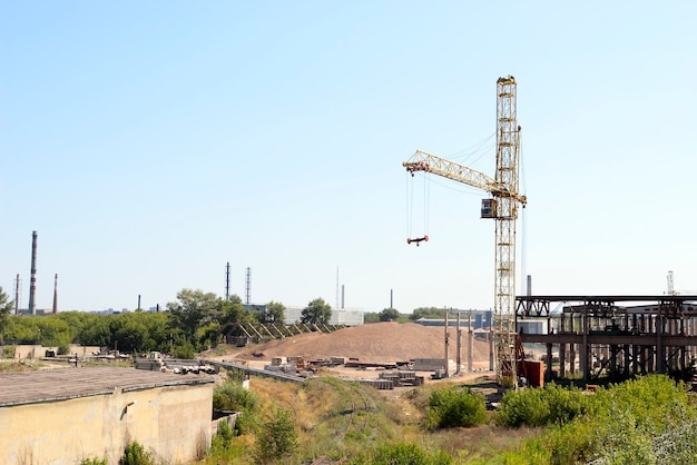 Turmdrehkran-Industriegebiet in der Stadt