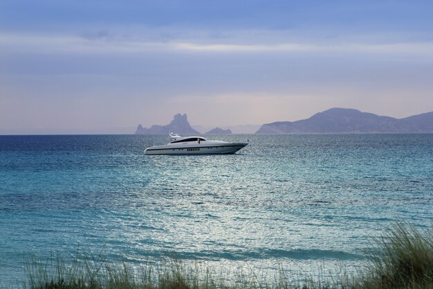 Turquesa plateada Illetes Formentera mar puesta de sol