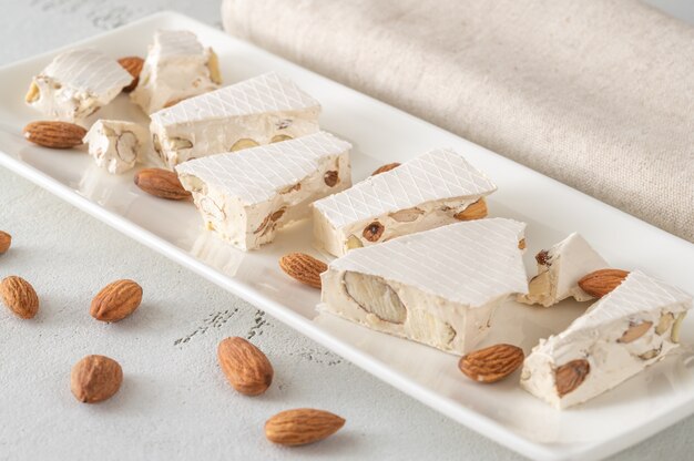 Turron - confecção de nougat europeu