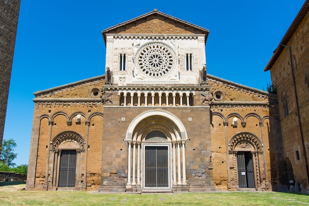 Tuscania, viterbo, italien: äußeres von san pietro church