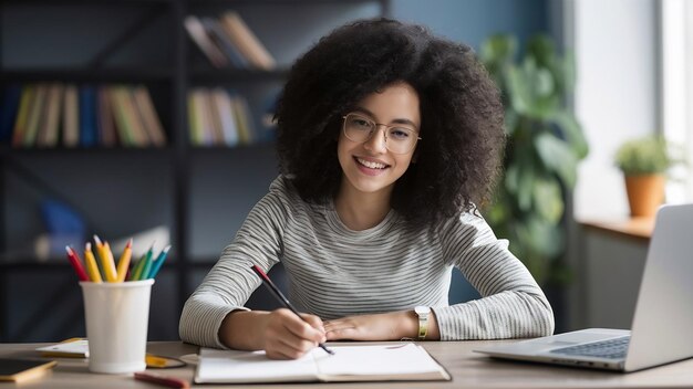 Tutor con la niña que estudia en casa