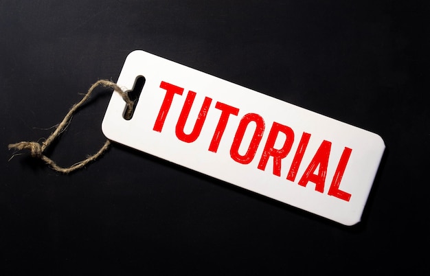 TUTORIAL palabra escrita bajo concepto de papel roto