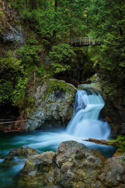 Twin Falls en Lynn Canyon Park North Vancouver Canada