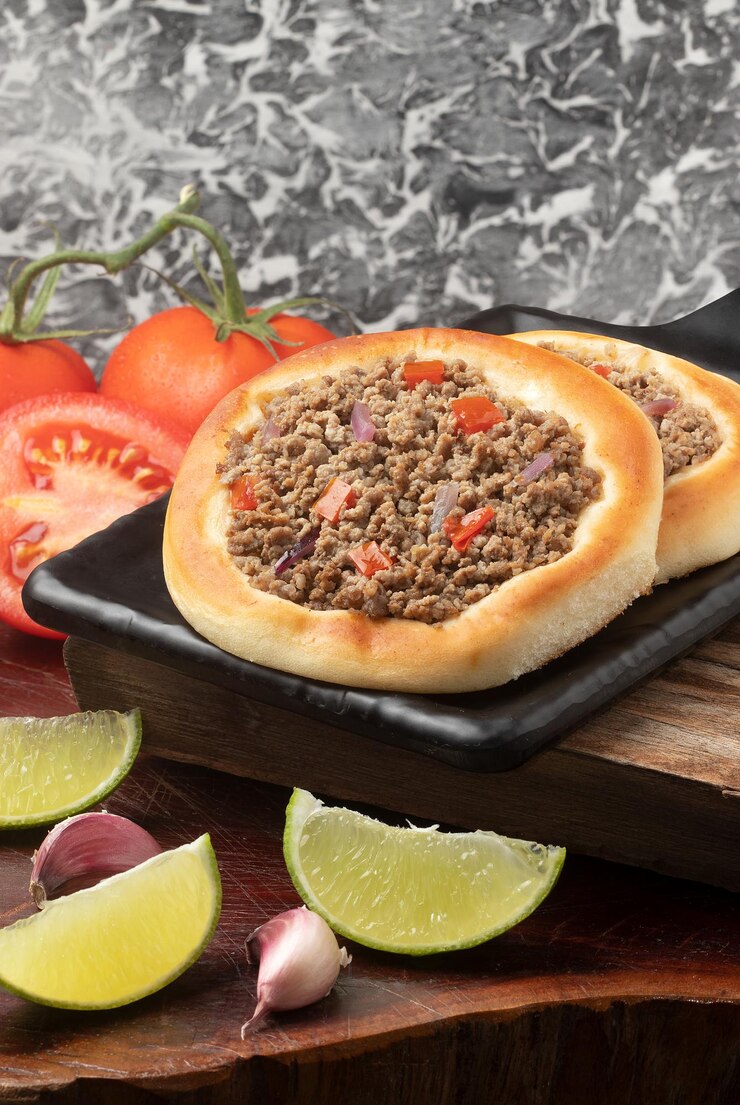 Typisch arabisches Essen Fleisch sfiha Platz kopieren