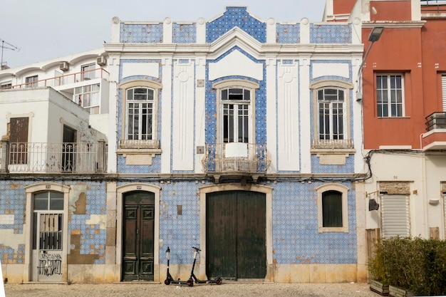 Typische Architektur der rustikalen Gebäude der Algarve