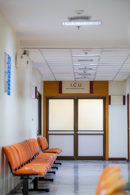 La UCI del hospital se ilumina para tratar pacientes en coma