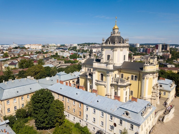 Ucrania Lviv centro de la ciudad antigua arquitectura drone foto vista de pájaro