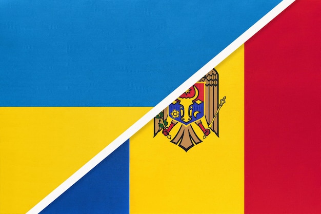 Ucrania y Moldavia símbolo del país Banderas nacionales ucranianas vs moldavas