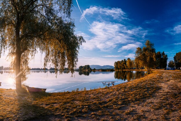 Ufer in der Nähe des Sees