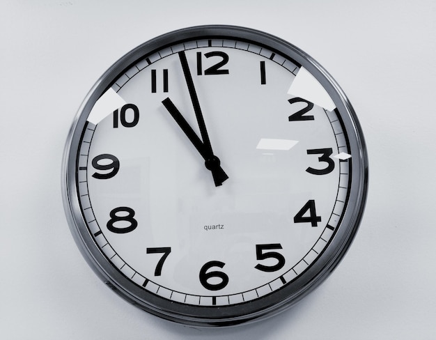Uhr an der Wand