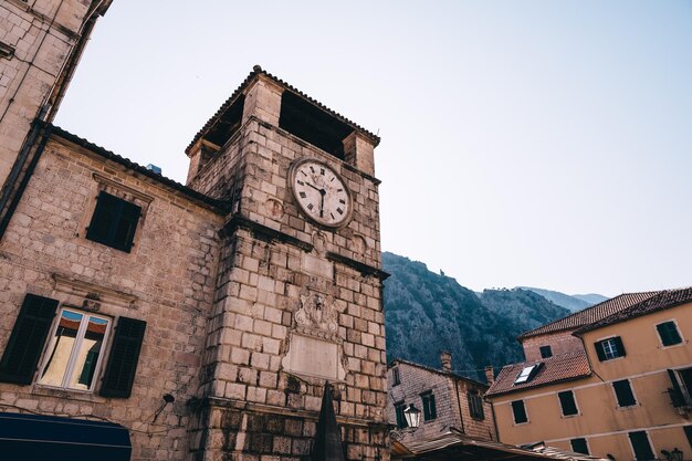 Uhrenturm im Inneren von Stari Grad Kotor Montenegro