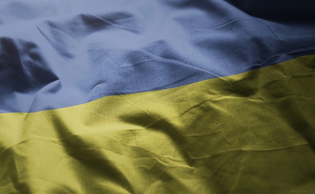 Ukraine-Flagge zerknittert nah oben