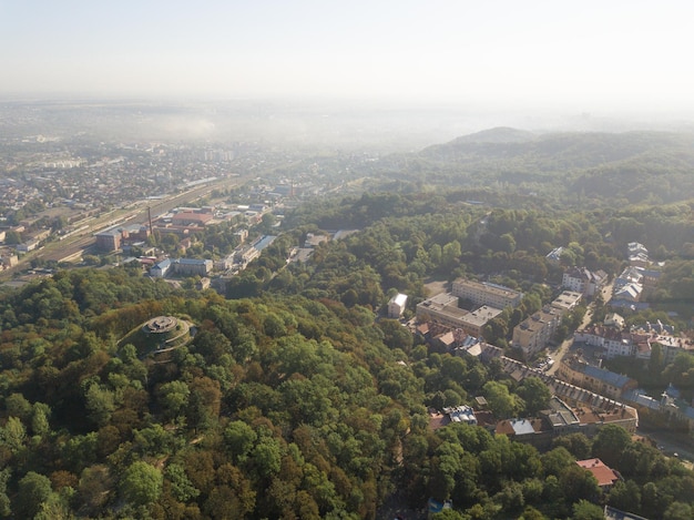 Ukraine Lemberg Stadtzentrum alte Architektur Drohne Foto Vogelperspektive