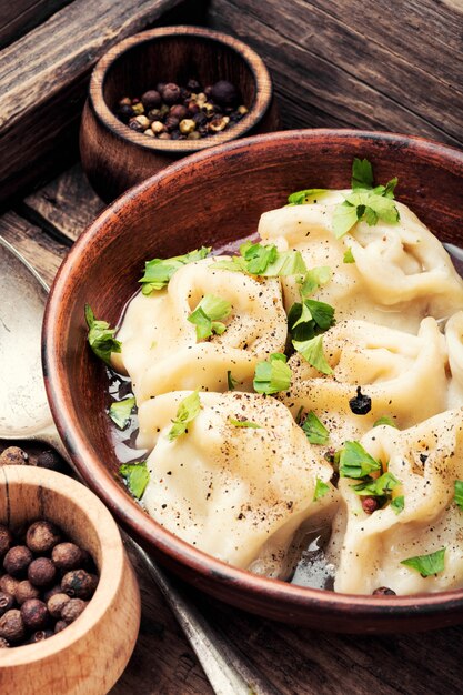 Ukrainische Pelmeni auf Teller