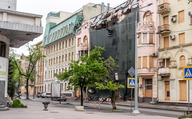 Ukrainische Stadtgebäude während des Krieges