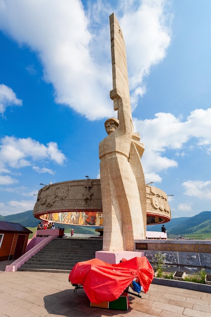 ULAANBAATAR, MONGÓLIA - 12 DE JULHO DE 2016: O Zaisan Memorial é um memorial na capital da Mongólia de Ulaanbaatar que homenageia os soldados soviéticos mortos na segunda guerra mundial.