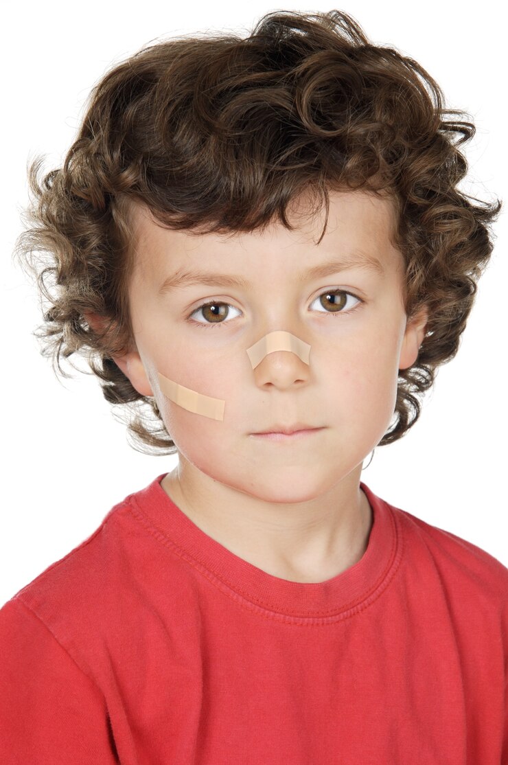 Foto um abuso infantil sobre fundo branco