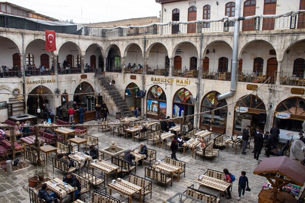 Um antigo khan em Anlurfa tornou-se um antigo restaurante numa área turística.